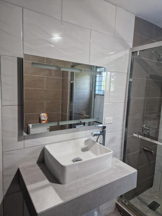 Amharic Hotel Kingston Bagian luar foto